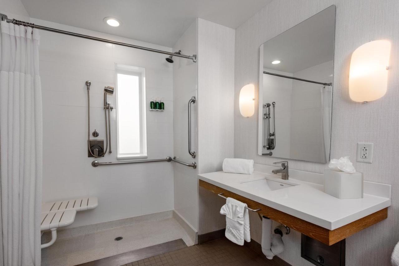 Springhill Suites By Marriott Oceanside Beach Bagian luar foto