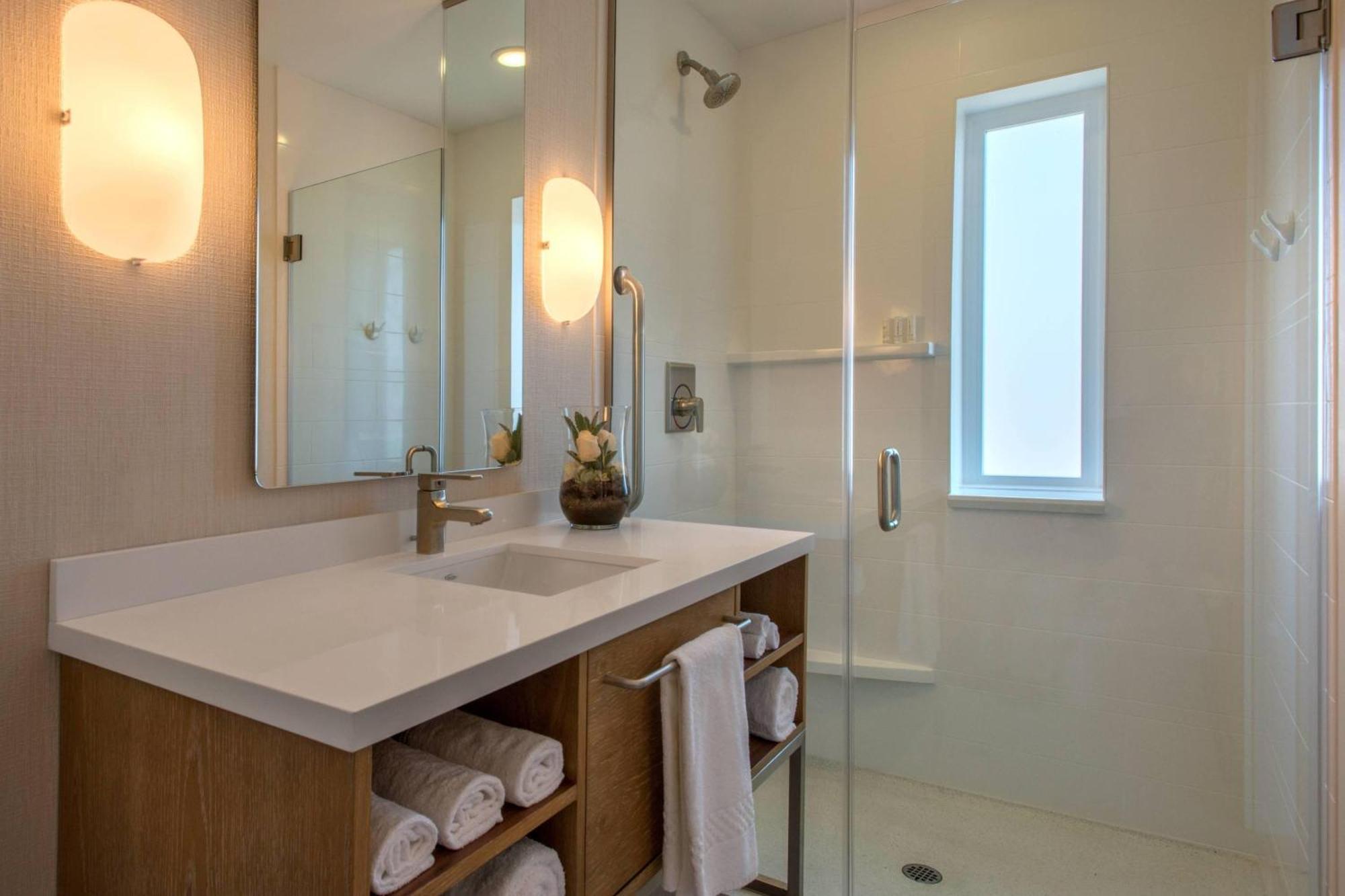 Springhill Suites By Marriott Oceanside Beach Bagian luar foto